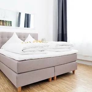 Apartment Sc 01 By Rockchair L Superhost Status L 2 Bedrooms Boxspringbeds Balcony Elevator - Cozy Family & Business Flair Welcomes You!, Berlin